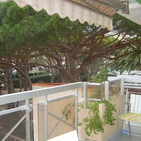 Climatise Avec Terrasse Au Lavandou Pour 2 Personnes - Fr-1-803-43 דירה לה לבאנדו